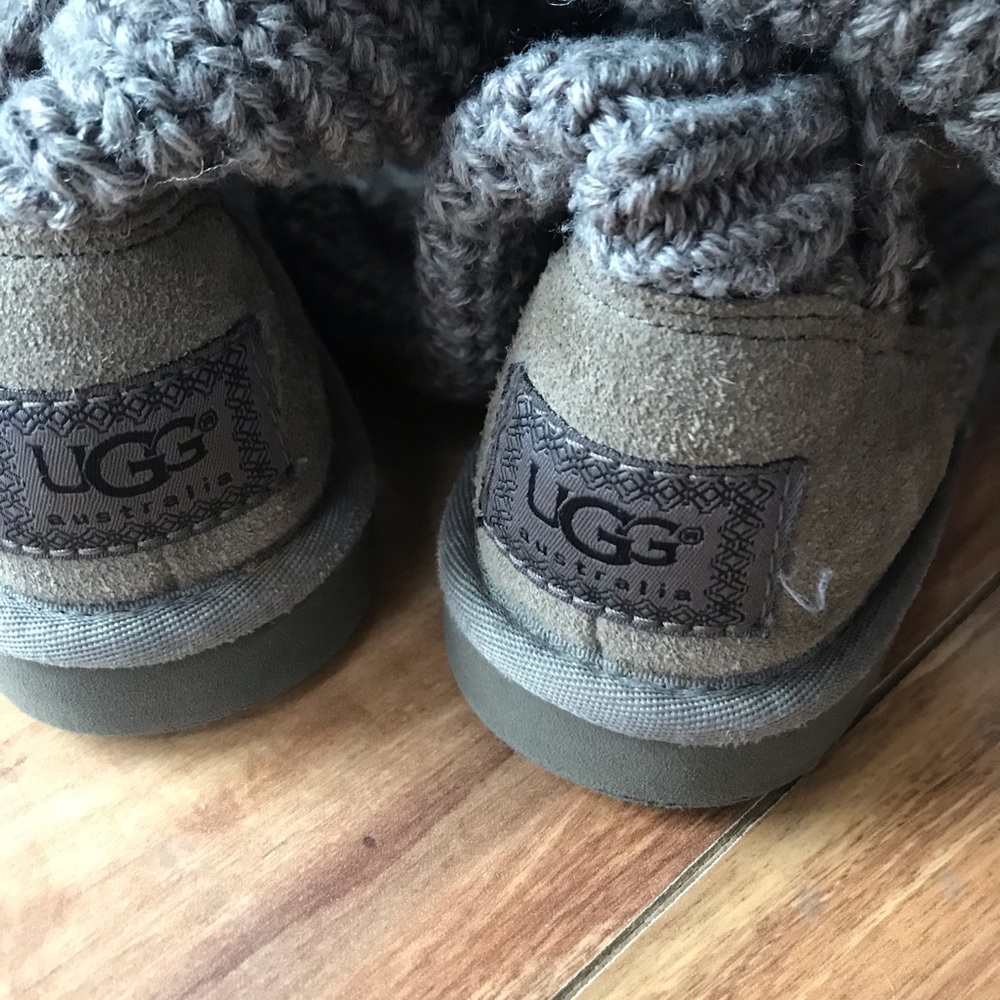 Ugg sweater boots youth